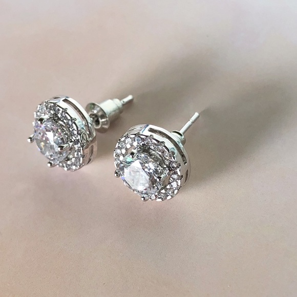 Zirconia Stud Earrings - Picture 6 of 8